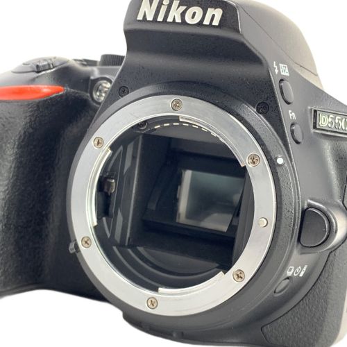 Nikon (ニコン) デジタル一眼レフカメラ ボディのみ ※ファインダーパーツ欠品 ※ファインダー内ホコリ有 D5500 2416万画素 APS-C 専用電池 SDXCカード対応 2118973