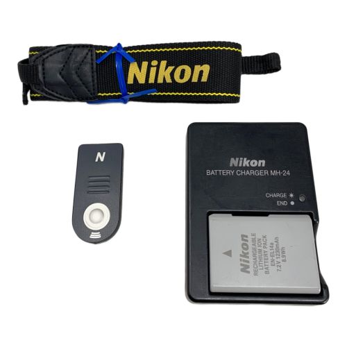 Nikon (ニコン) デジタル一眼レフカメラ ボディのみ ※ファインダーパーツ欠品 ※ファインダー内ホコリ有 D5500 2416万画素 APS-C 専用電池 SDXCカード対応 2118973