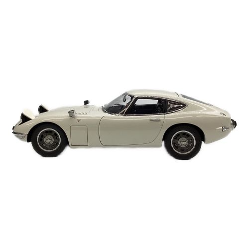 ダイキャストカー 1/18 TOYOTA 2000 GT COUPE