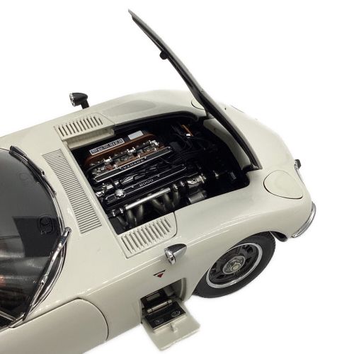 ダイキャストカー 1/18 TOYOTA 2000 GT COUPE