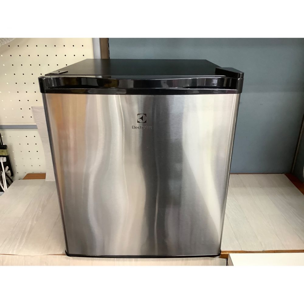 Electrolux (エレクトロラックス) 43L 1ドア冷蔵庫 直冷式 ERB0500SA-RJP 2016年製 43L｜トレファクONLINE