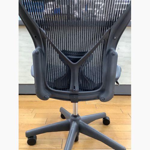 Herman Miller (ハーマンミラー) アーロンチェアー ブラック