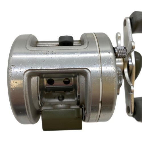 SHIMANO (シマノ) リール CALCUTTA200 ベイトリール