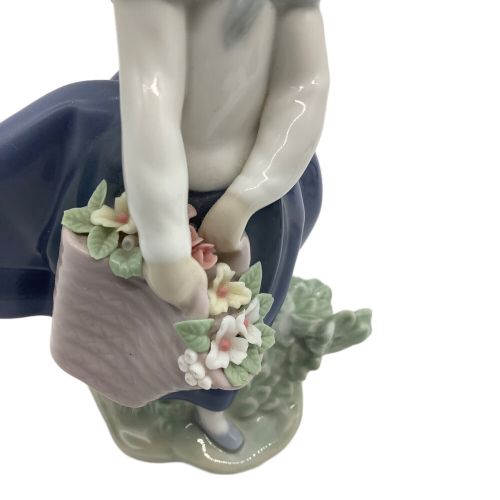 LLADRO (リヤドロ) フィギュリン きれいな花ばかり