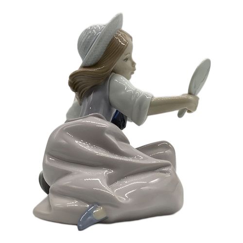 LLADRO (リヤドロ) フィギュリン おめかし 5468