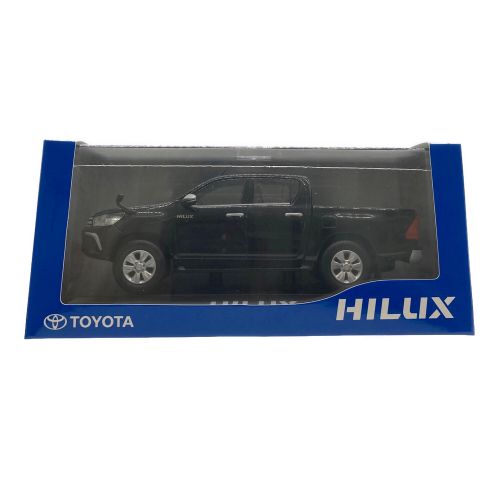 モデルカー TOYOTA HILUX 1/30 ダイキャスト製