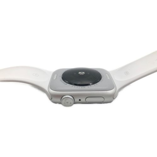 Apple (アップル) Apple Watch SE(第2世代) 純正バンド(ホワイト)付 MNK23J/A GPSモデル ケースサイズ:44㎜ 〇 程度:Bランク -