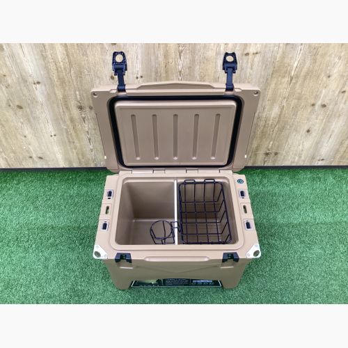 ICELAND COOLER (アイスランドクーラー) クーラーボックス 35QT/33.1L タン